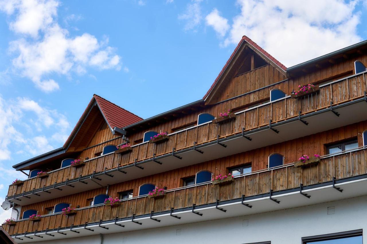 Landgasthof 'Zur Quelle' Wachtersbach Ngoại thất bức ảnh